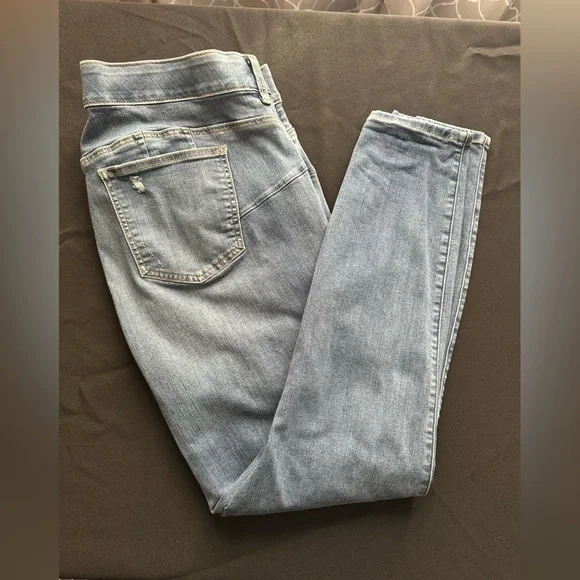 Torrid bombshell skinny jeans! - Picture 3 of 13